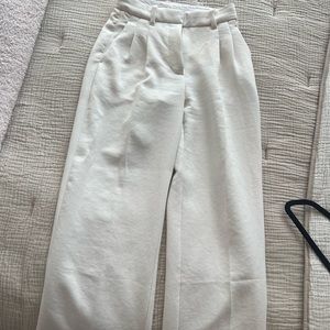 Effortless Aritzia Pant size 00 in birch SHORT